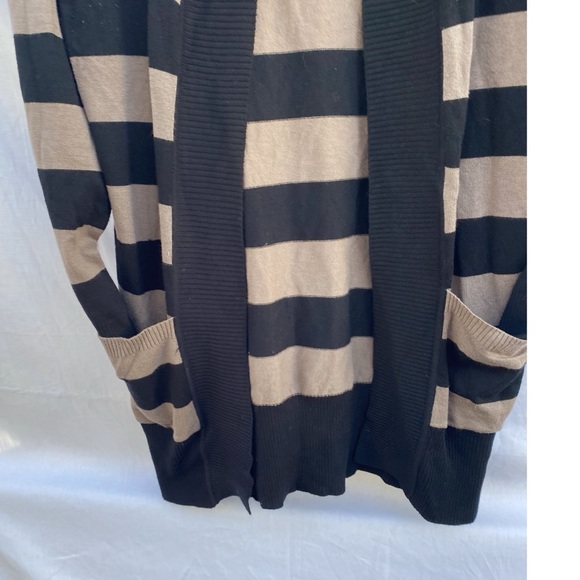 Papillon Blanc Cardigan - Picture 2 of 8